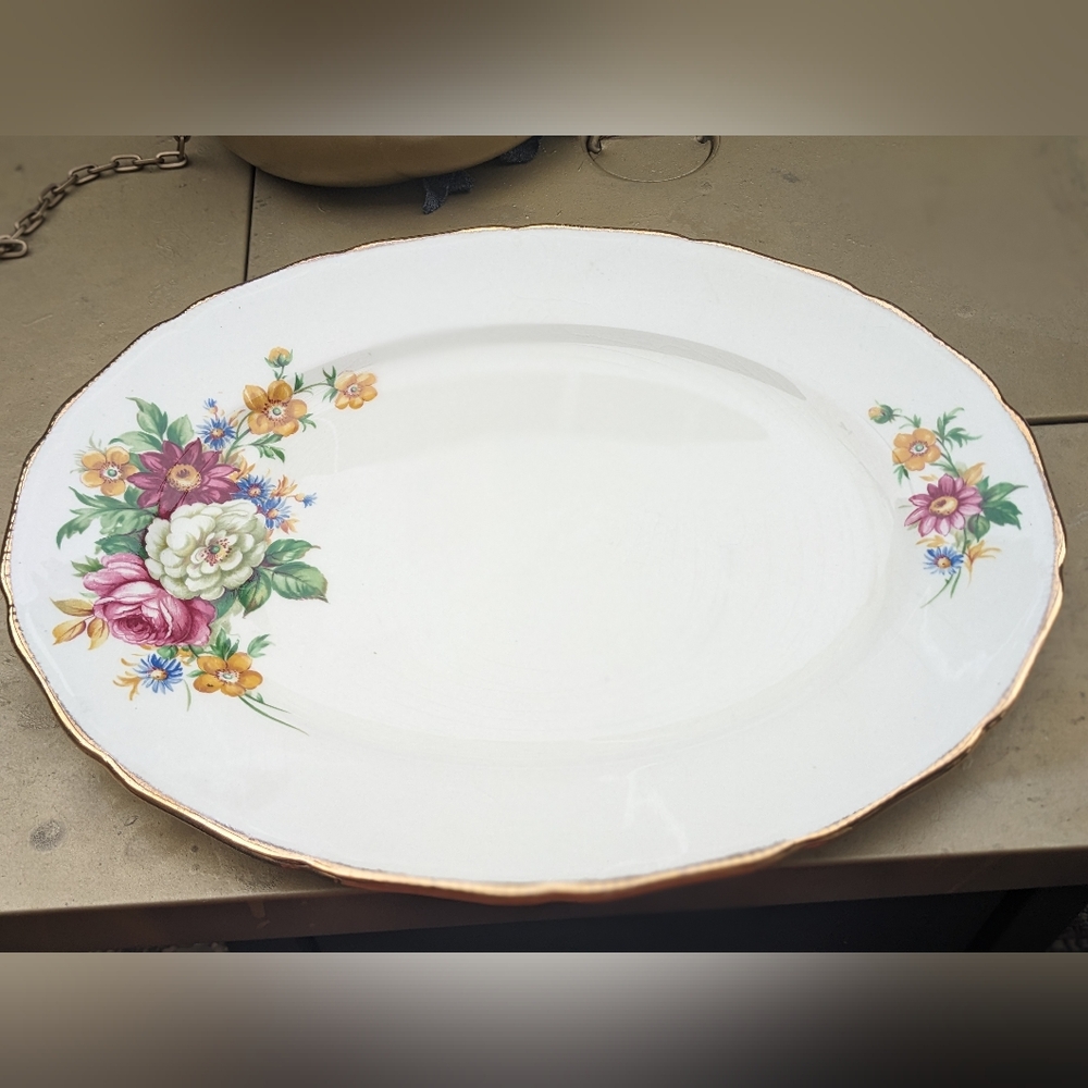 vintage Royal Swan Riverdale oval serving platter. Floral Design